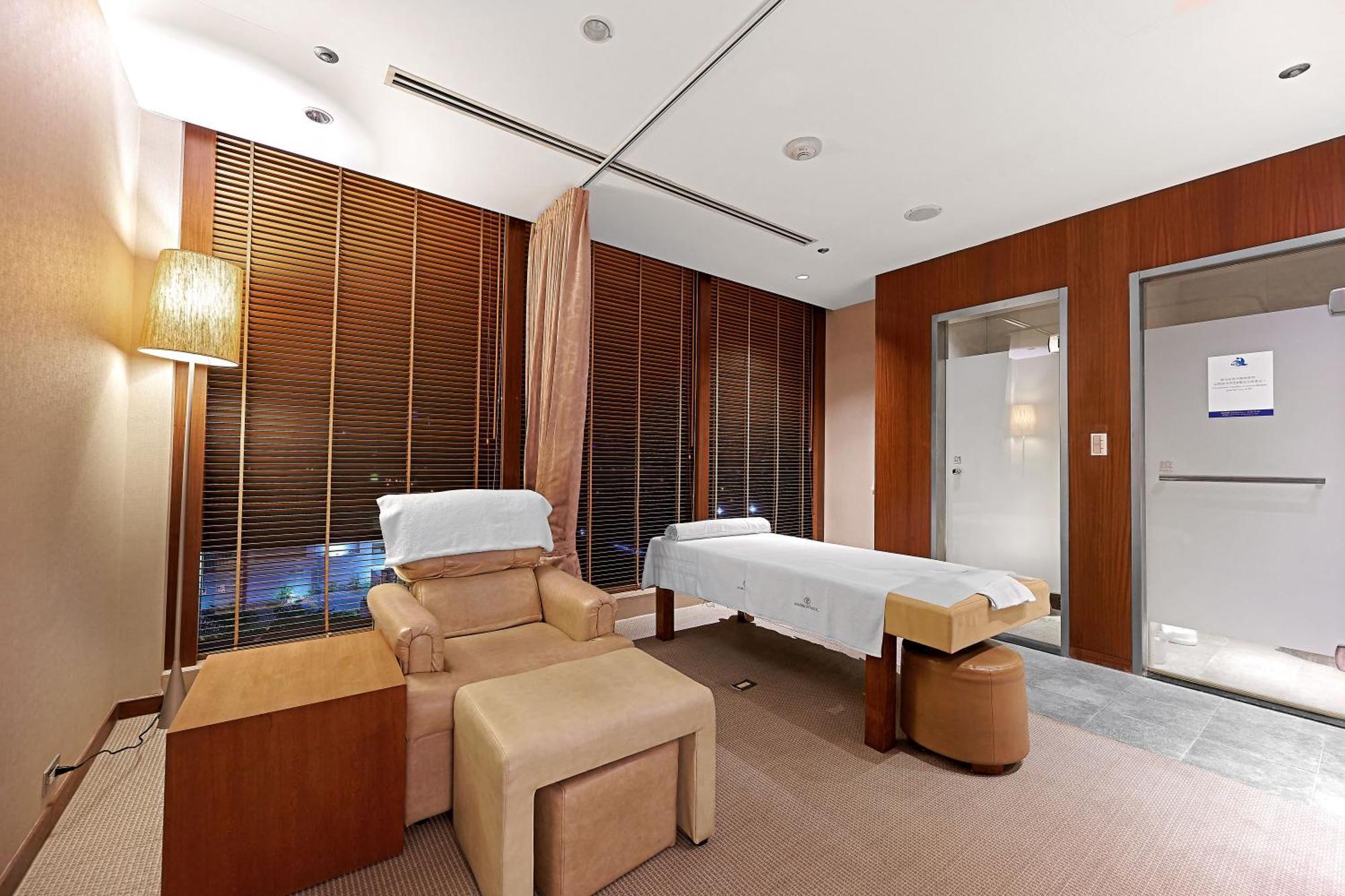 Windsor Hotel Taichung Exterior photo A treatment room at the spa