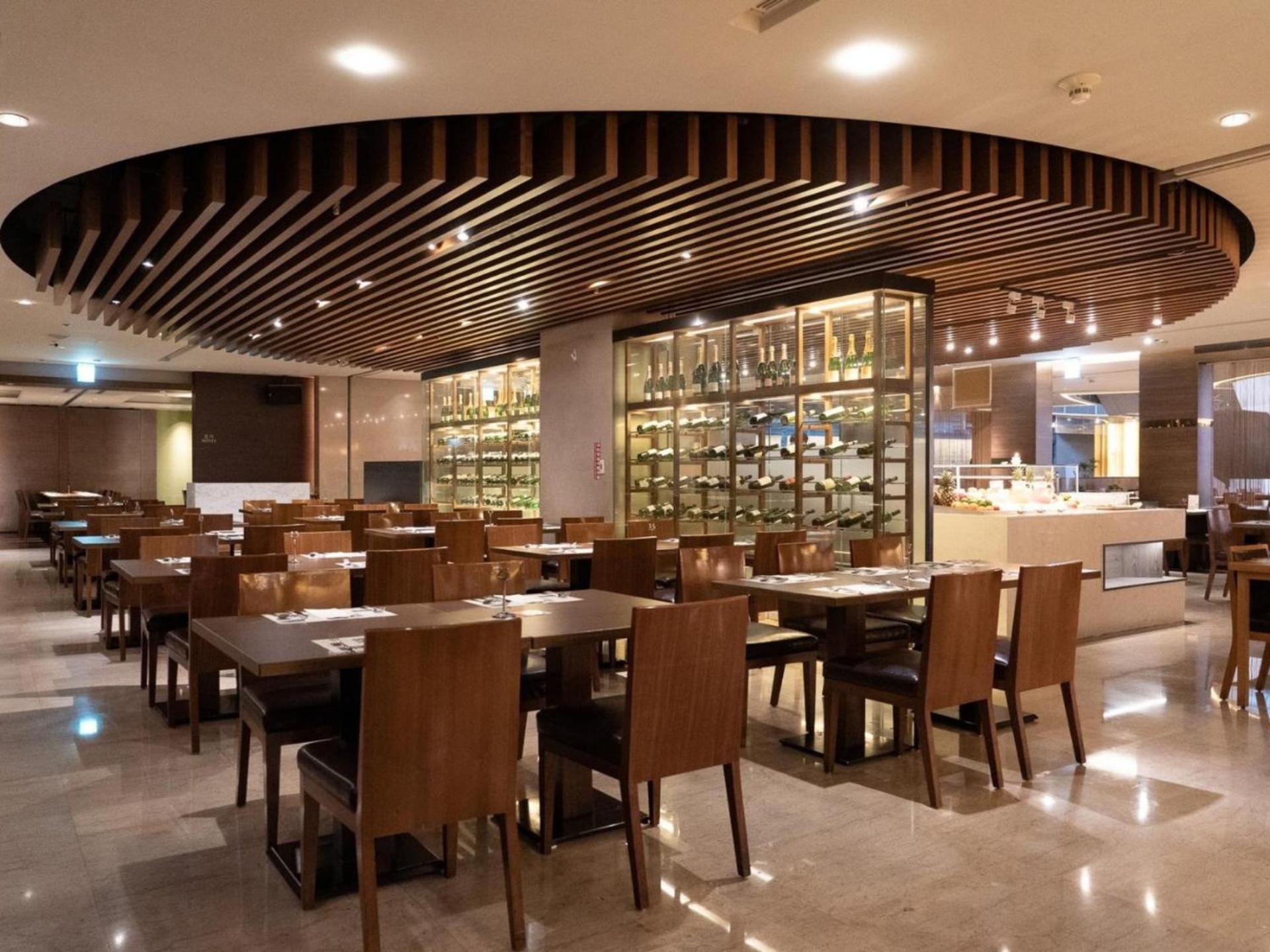 Windsor Hotel Taichung Exterior photo The restaurant