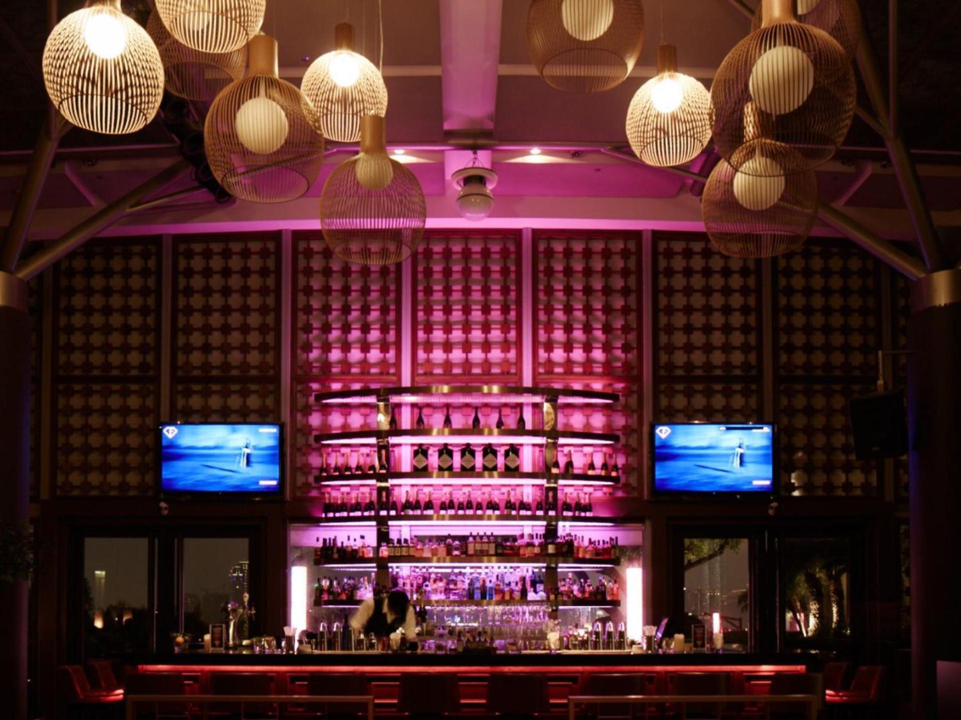 Windsor Hotel Taichung Exterior photo The bar at the nightclub