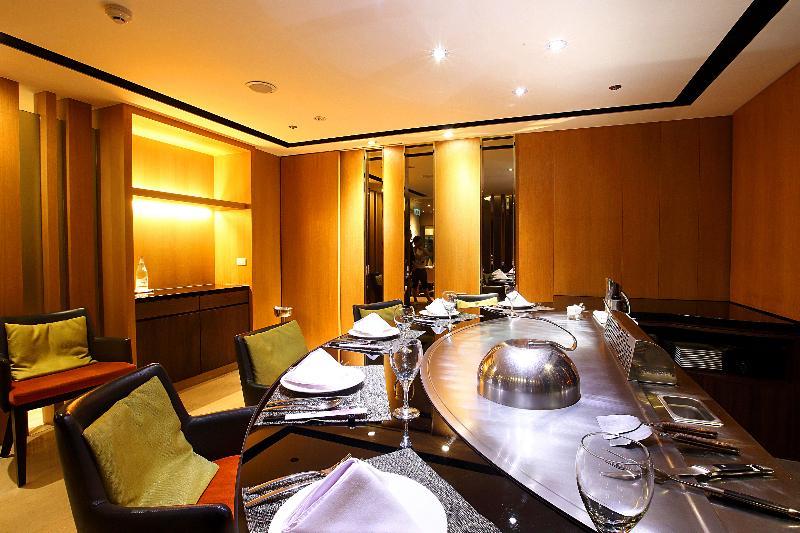 Windsor Hotel Taichung Exterior photo The restaurant